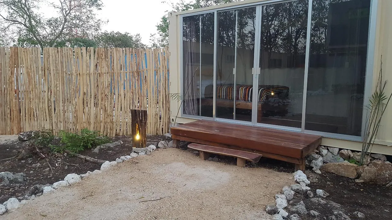 Containme Eco Chic Hotel Tulum 2*,  México