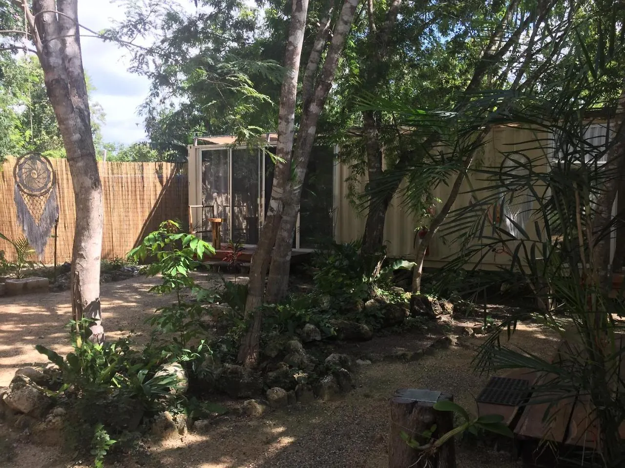 Containme Eco Chic Hotel Tulum 2*,  México