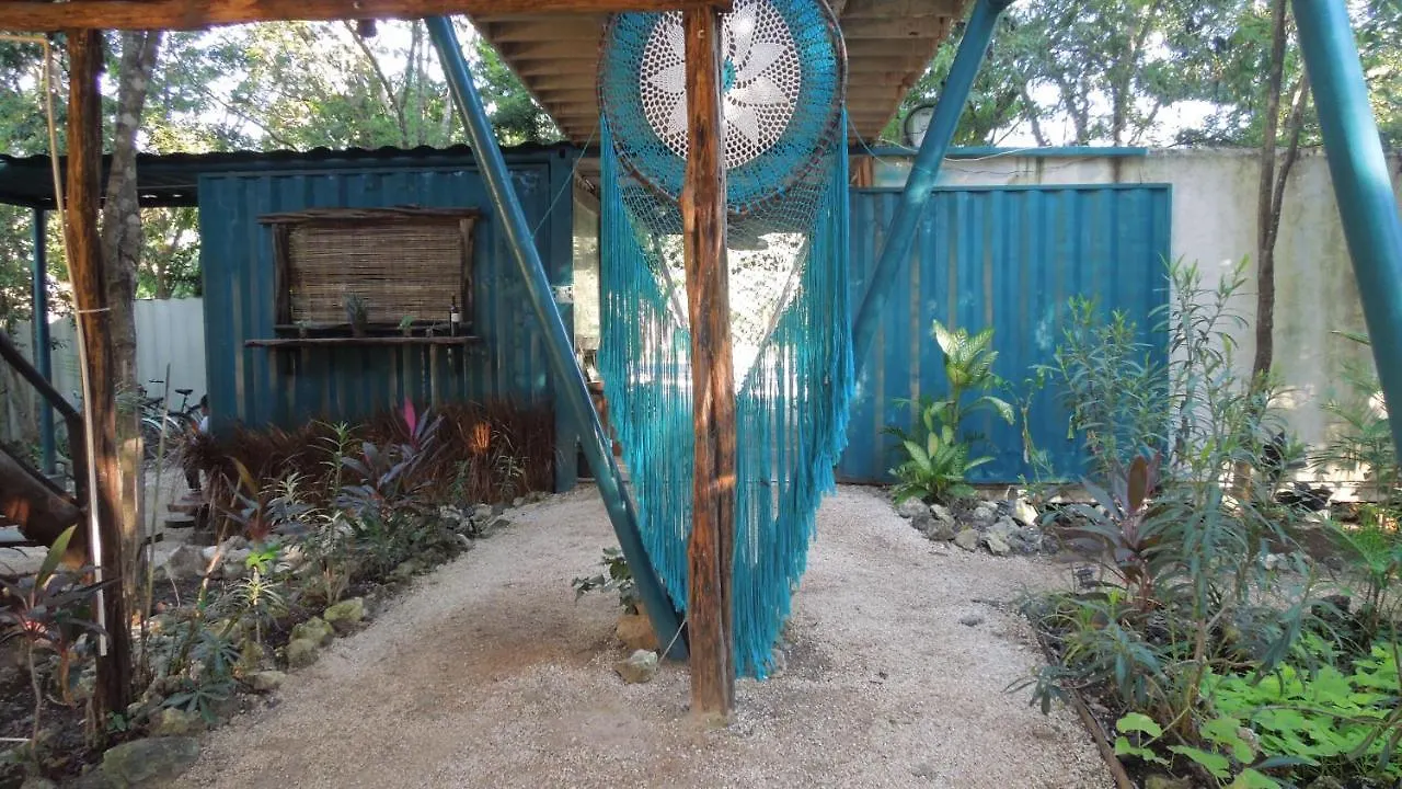 Containme Eco Chic Hotel Tulum 2*,  México