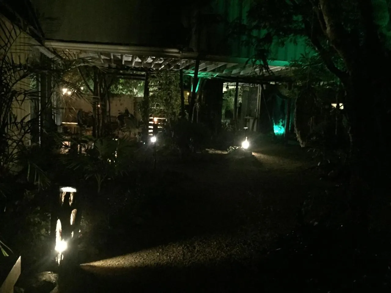 Containme Eco Chic Hotel Tulum