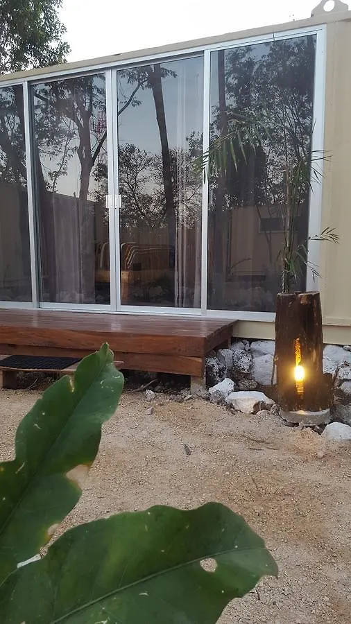 Containme Eco Chic Hotel Tulum